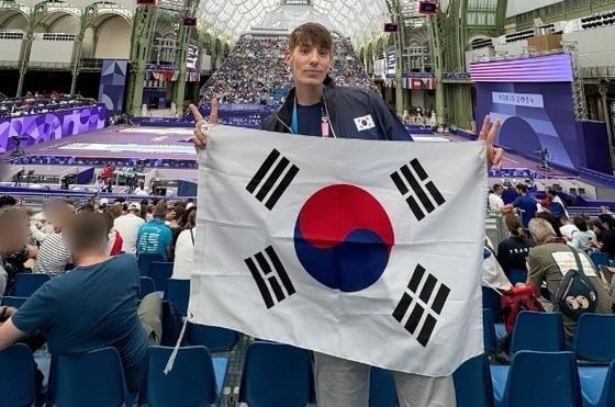 记者：福登因支气管炎无缘参加对阵诺丁汉森林的比赛