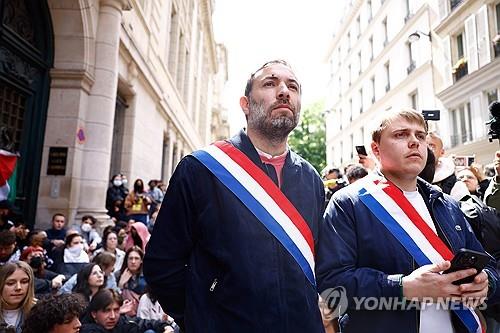 官方：本菲卡签下土耳其前锋阿克蒂尔科奥卢，转会费1200万欧