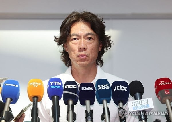 亚冠奖金？斯卢茨基开玩笑：要是真有的话，给主教练更合适